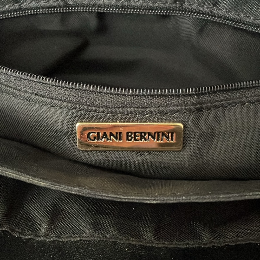 Giani Bernini leather black purse. - Picture 5 of 6